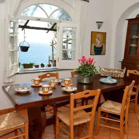 Villa Paradiso *